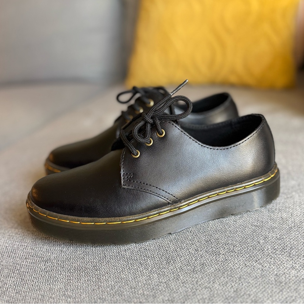 NEW Dr. “Doc” Martens Zavala Lo Black Leather Oxford Men 6/Women 7